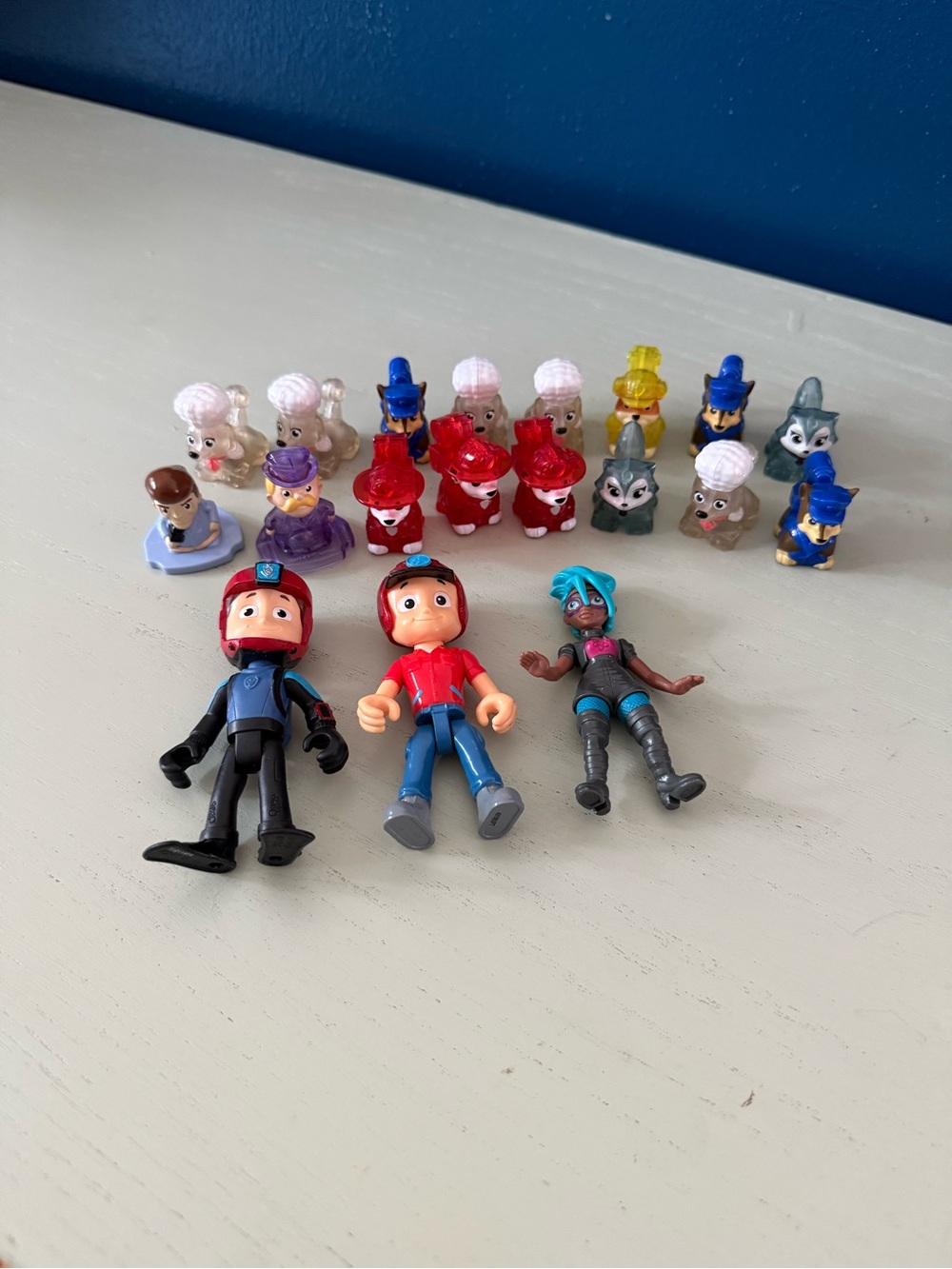 Lot of 19 Paw Patrol Micro Movers Mini Figurines Movie Dogs Ryder Scuba Suit